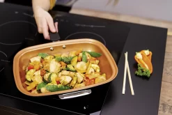 LIVINGTON Koekenpan Black Doubletta Deluxe 2-in-1 Keerbare Pan Met Frituurmandinzet En Glazen Deksel, Inductie (1-delig) 29 LIVINGTON Koekenpan Black Doubletta Deluxe 2-in-1 Keerbare Pan Met Frituurmandinzet En Glazen Deksel, Inductie (1-delig) -Kookcentrum livington koekenpan black doubletta deluxe 2 in 1 keerbare pan met frituurmandinzet en glazen deksel inductie 1 delig zwart 9